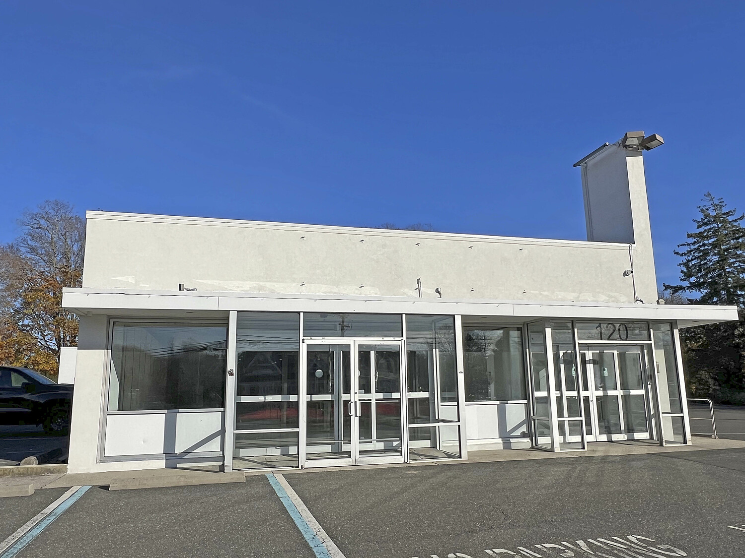 The building at 120 North Sea Road in Southampton that for many years was home to Schmidt’s Market has sold.    DANA SHAW