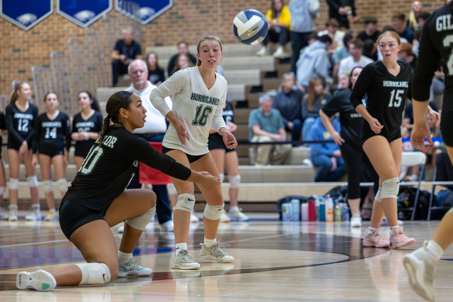 Junior outside hitter Jasmine Taylor reaches for a serve return. RON ESPOSITO