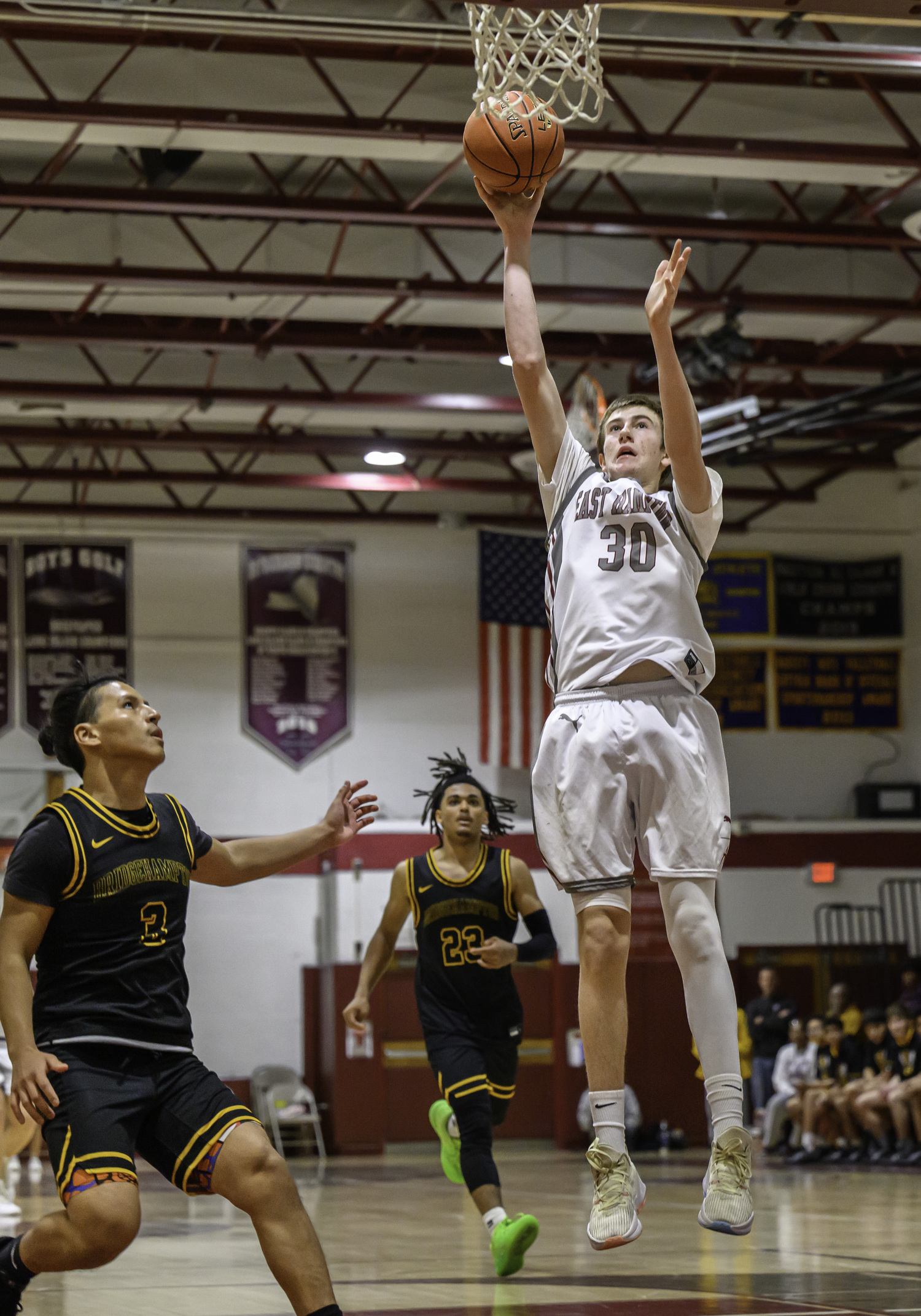 Tyler Persan finishes off a fast break for the Bonackers.  MARIANNE BARNETT