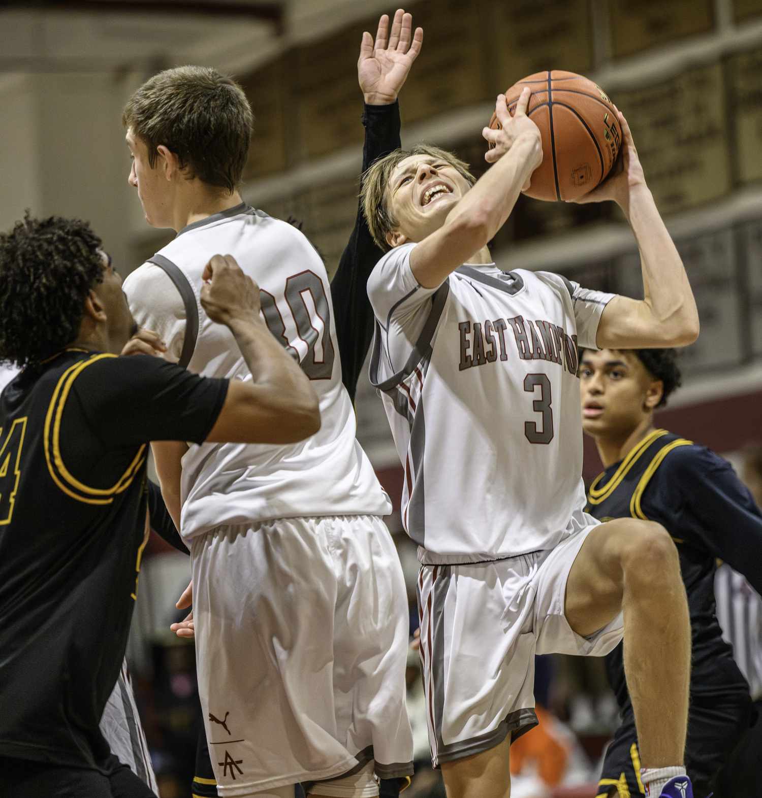 Toby Foster's 16 fourth quarter points willed the Bonackers to victory on Saturday.   MARIANNE BARNETT