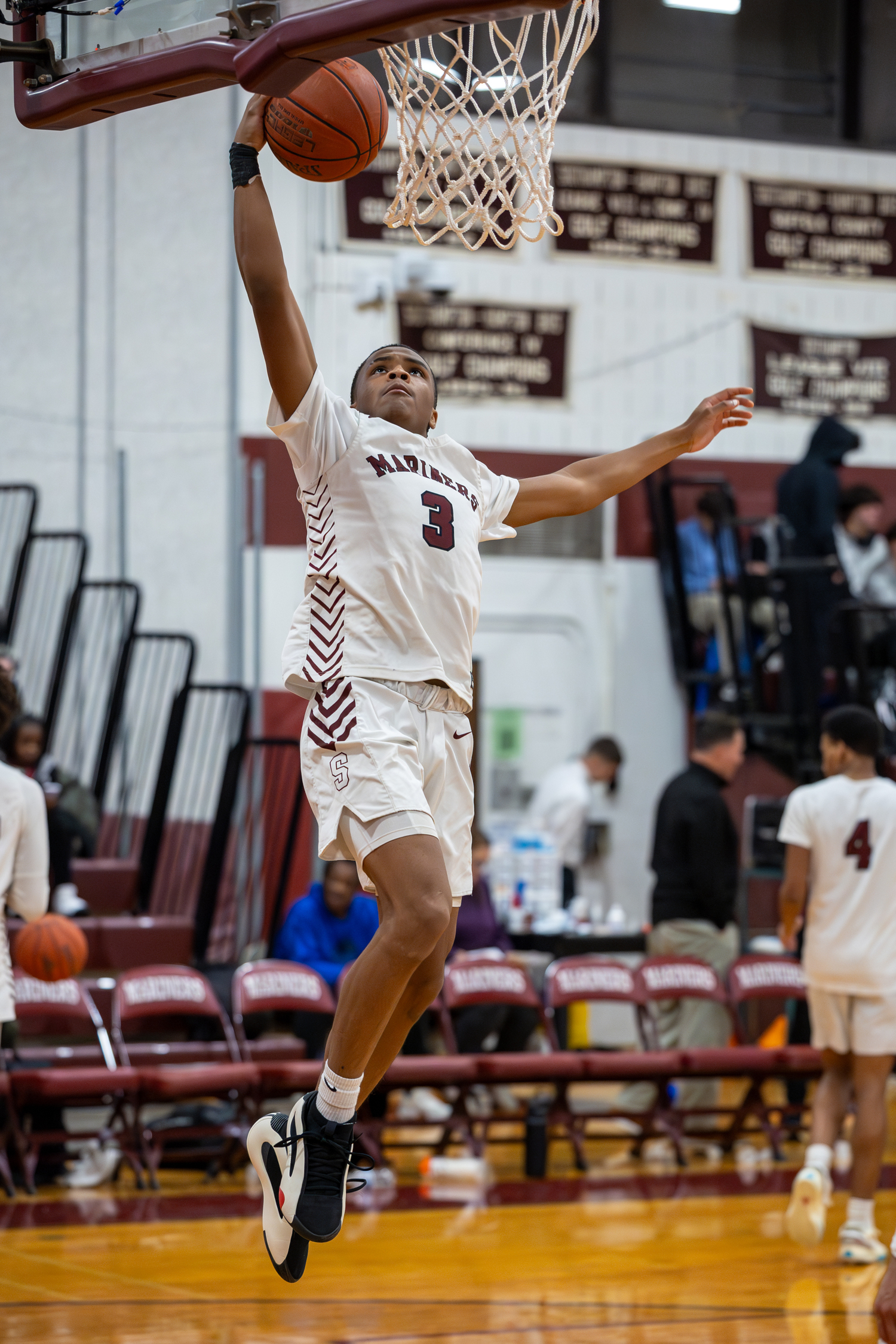 Saevion Ward goes in for the layup.   RON ESPOSITO/SOUTHAMPTON SCHOOL DISTRICT