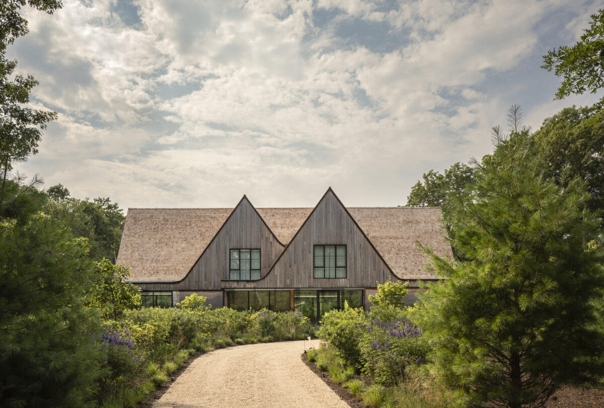 Great Oak in East Hampton by Oza Sabbeth Architects.  NICK VENEZIA