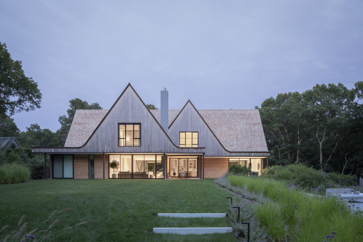 Great Oak in East Hampton by Oza Sabbeth Architects.  NICK VENEZIA