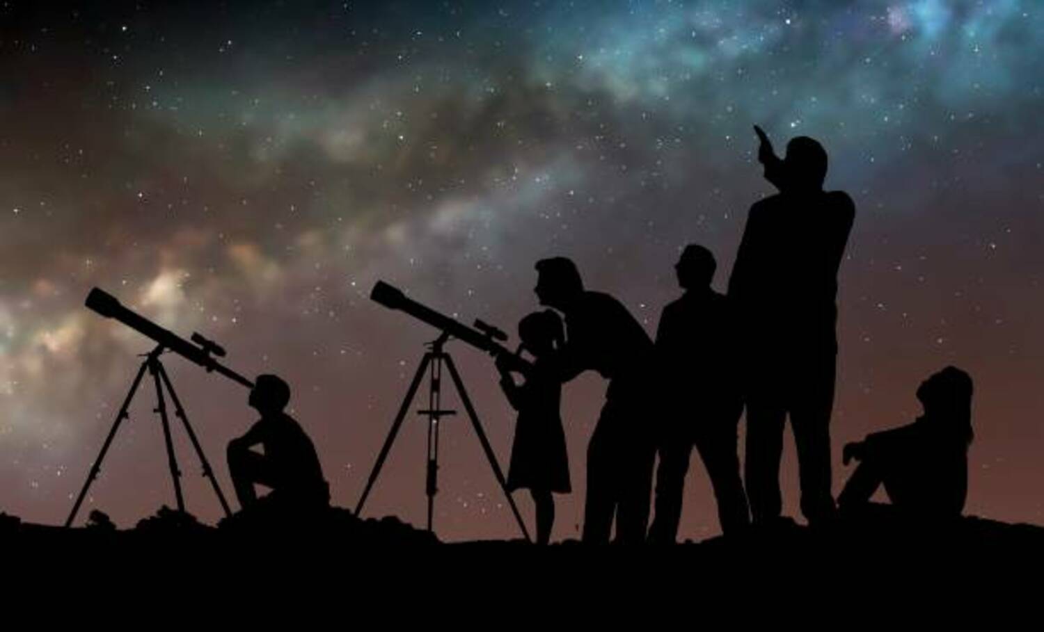 Members of the Hamptons Observatory at a star gazing party. They use powerful telescopes, including Long Island’s largest research-grade telescope, to learn about astronomy and the night sky. STEVE BELLAVIA