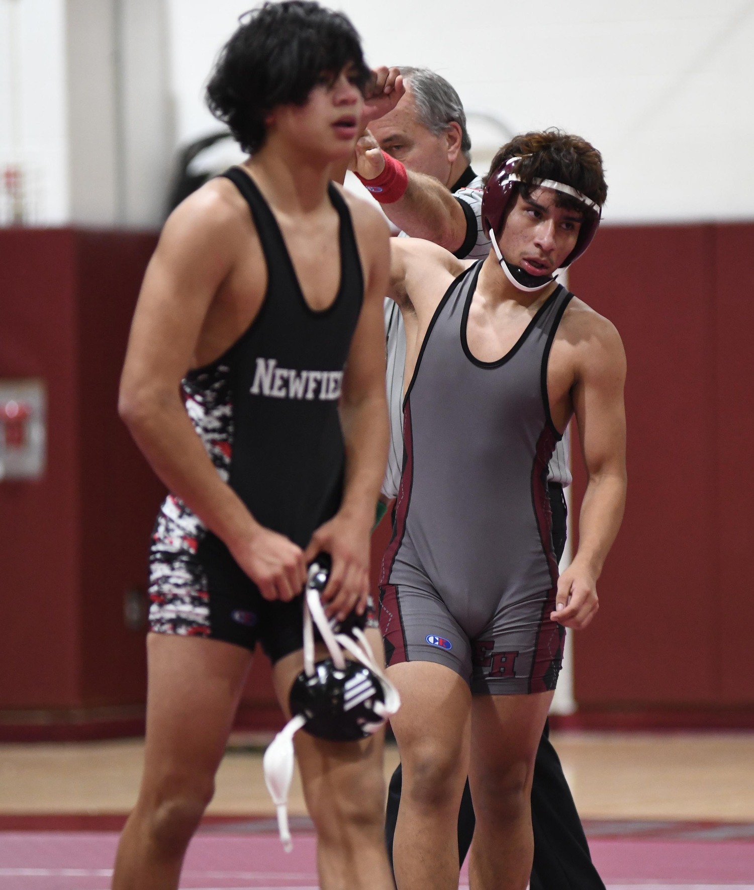 Andy Berrezueta was one of a handful of wrestlers who stepped up for Bonac on Friday night.  DOUG KUNTZDOUG KUNTZ