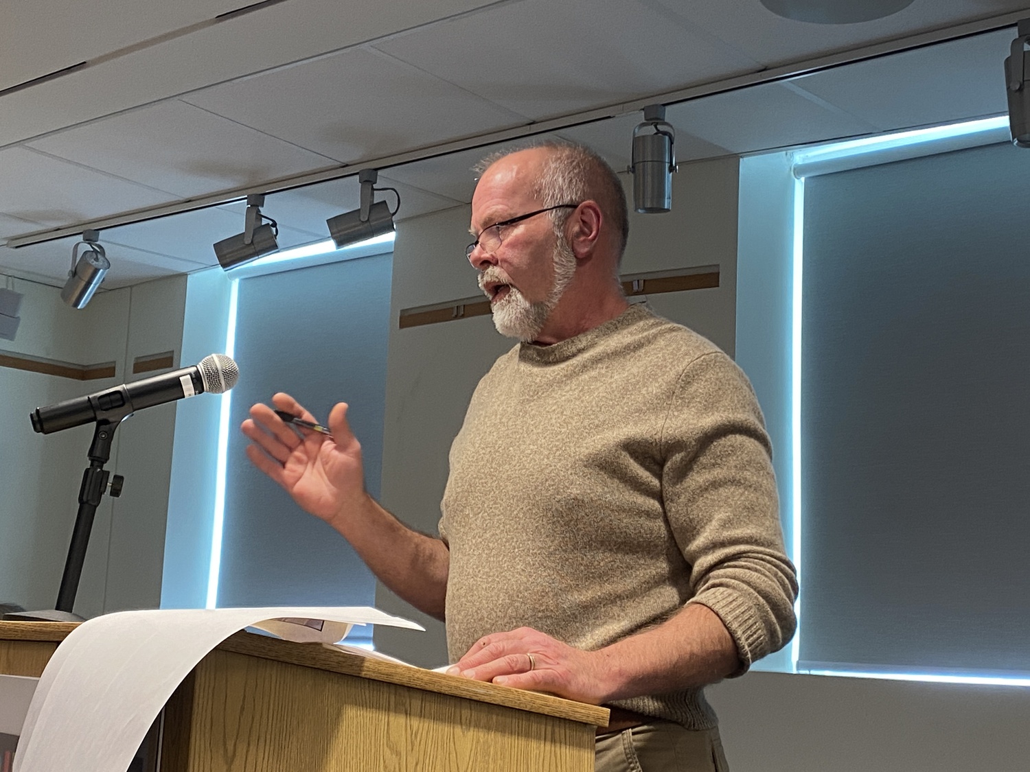 James Peterman of L.K. McLean Associates discussed the proposal to improve drainage and other elements of the challenging intersection of Second House Road, Industrial Road, Midland Road and North Shore Road in Montauk. CHRISTOPHER WALSH