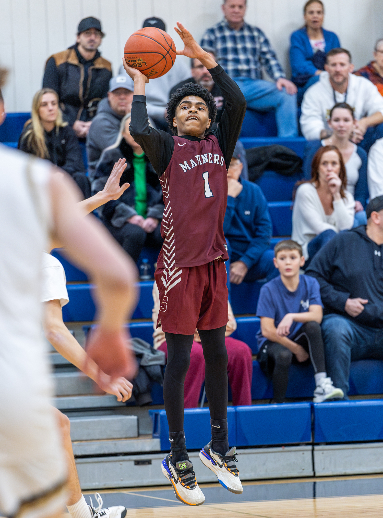 Southampton senior Tyson Reddick shoots from beyond the arc.  RON ESPOSITO