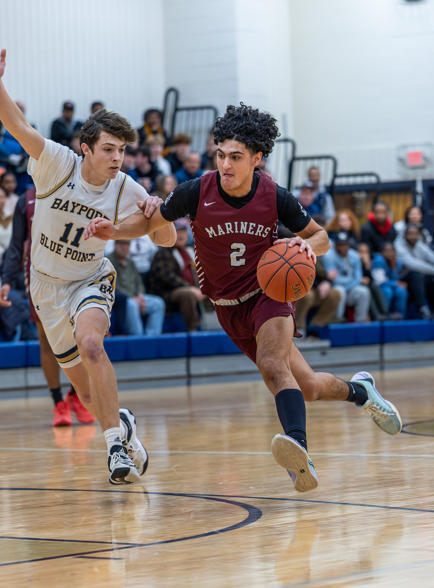 Southampton junior Alex Franklin drives to the basket.   RON ESPOSITO