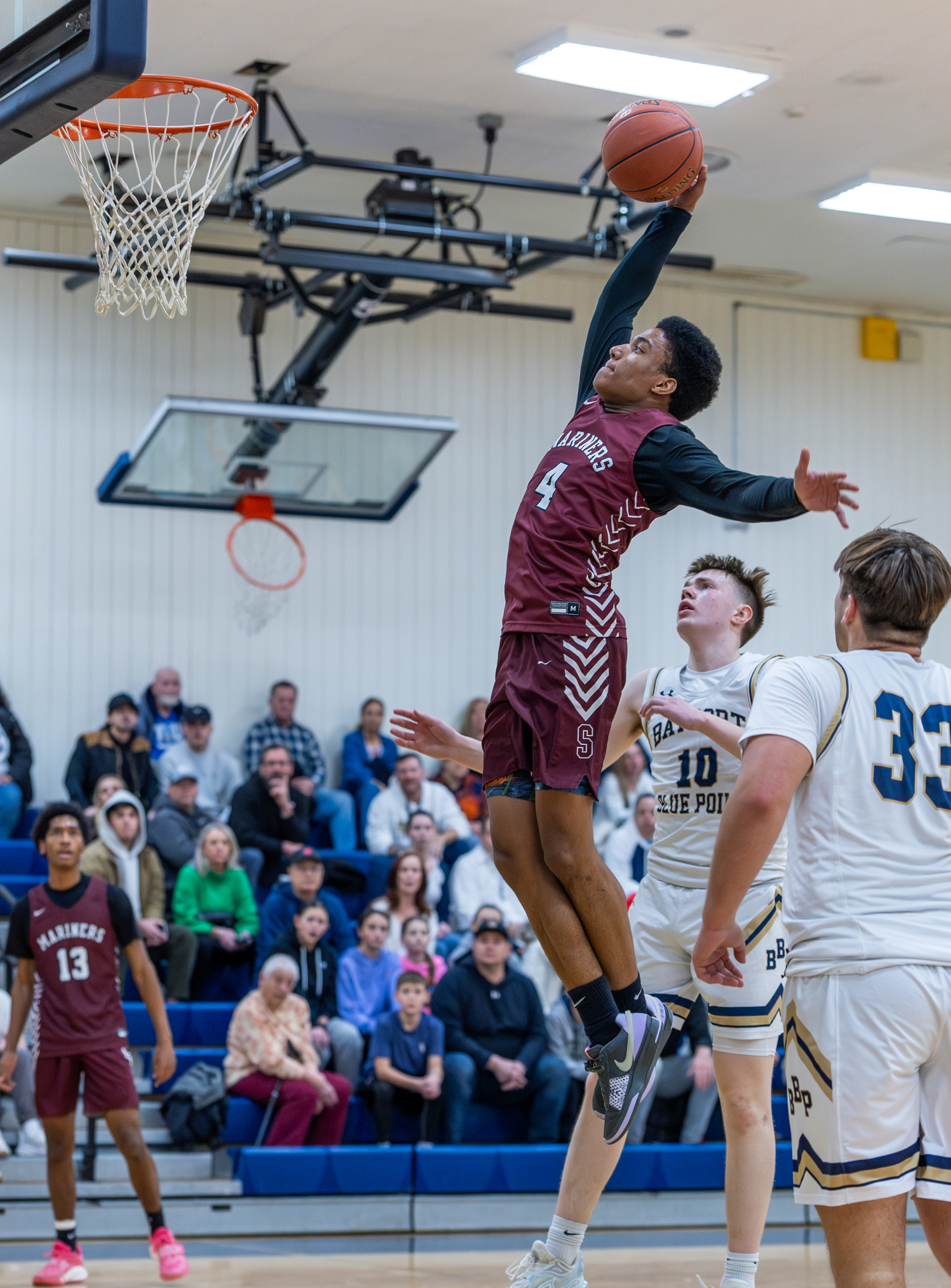 Southampton junior Davon Palmore gets up for a layup.   RON ESPOSITO