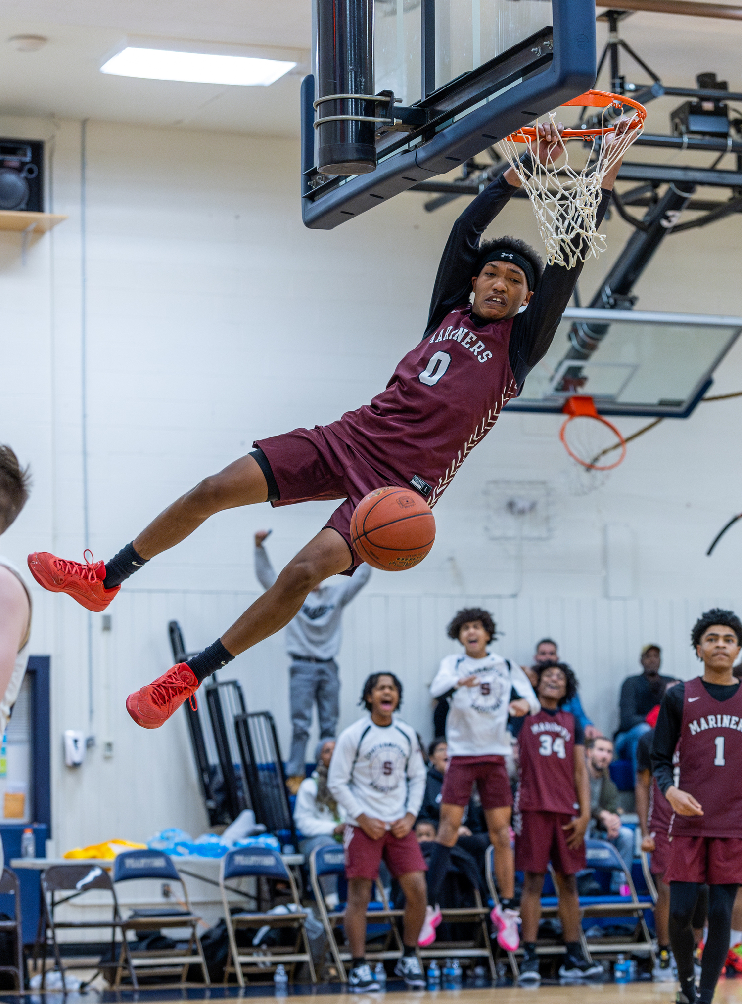 Southampton senior Naevon Williams finishes a two-handed jam.   RON ESPOSITO