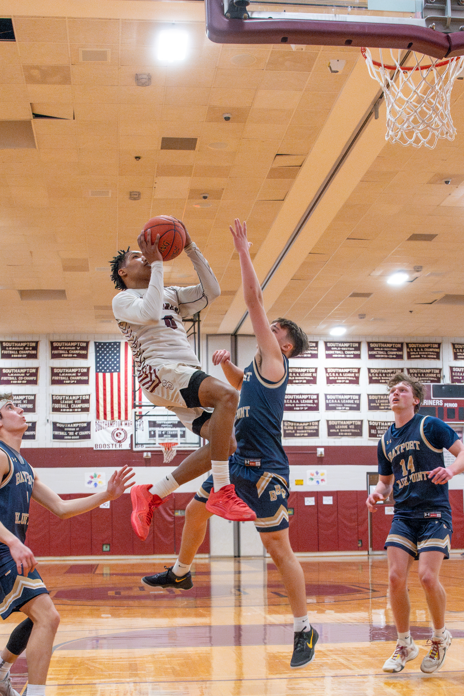 Senior Naevon Williams scored 10 points in Southampton's lopsided victory over Bayport-Blue Point on Monday night.  RON ESPOSITO/SOUTHAMPTON SCHOOL DISTRICT