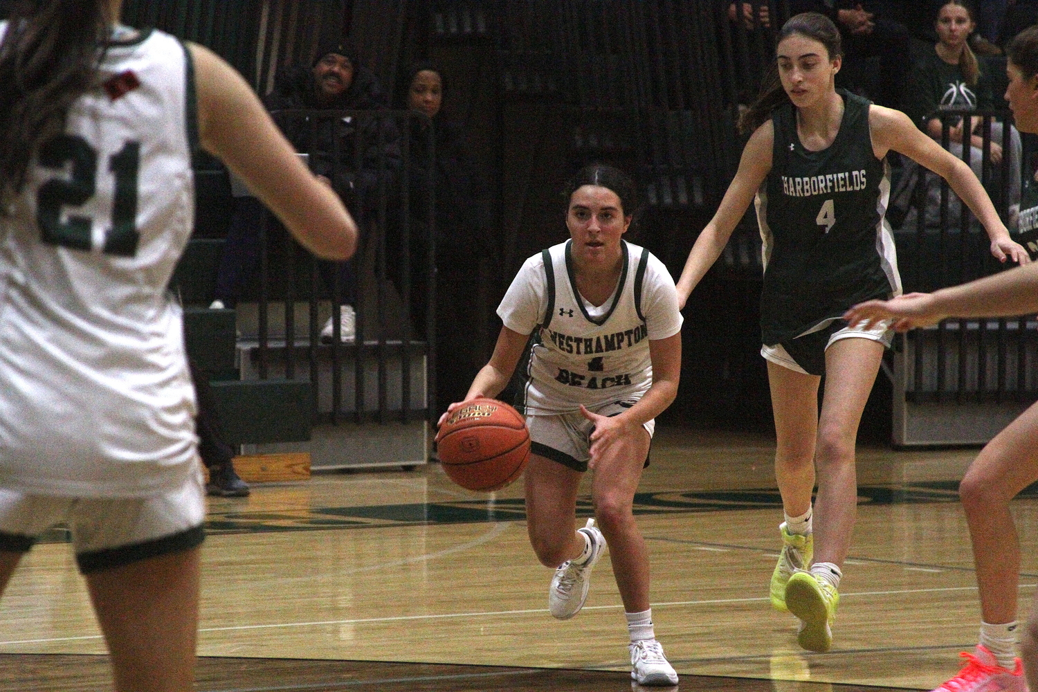 Freshman guard Mia Velez finds a lane. DESIRÉE KEEGAN