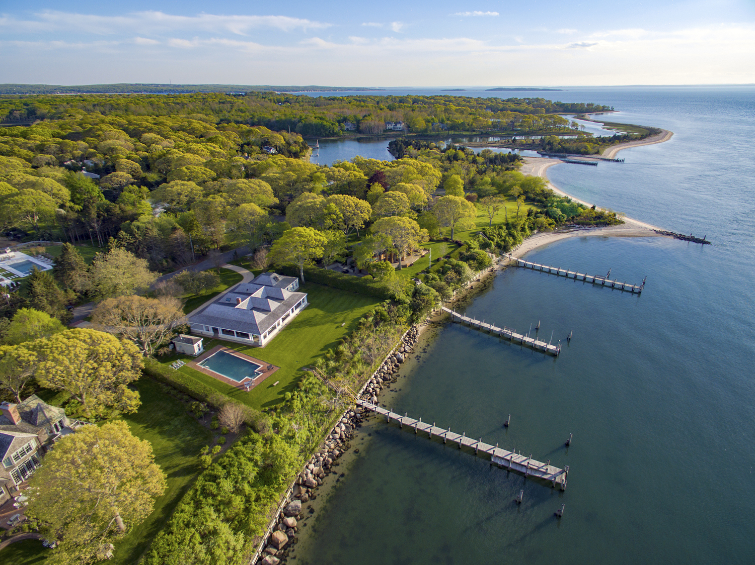 18 North Drive, North Haven.   RICHARD TAVERNA FOR SOTHEBY'S INTERNATIONAL REALTY