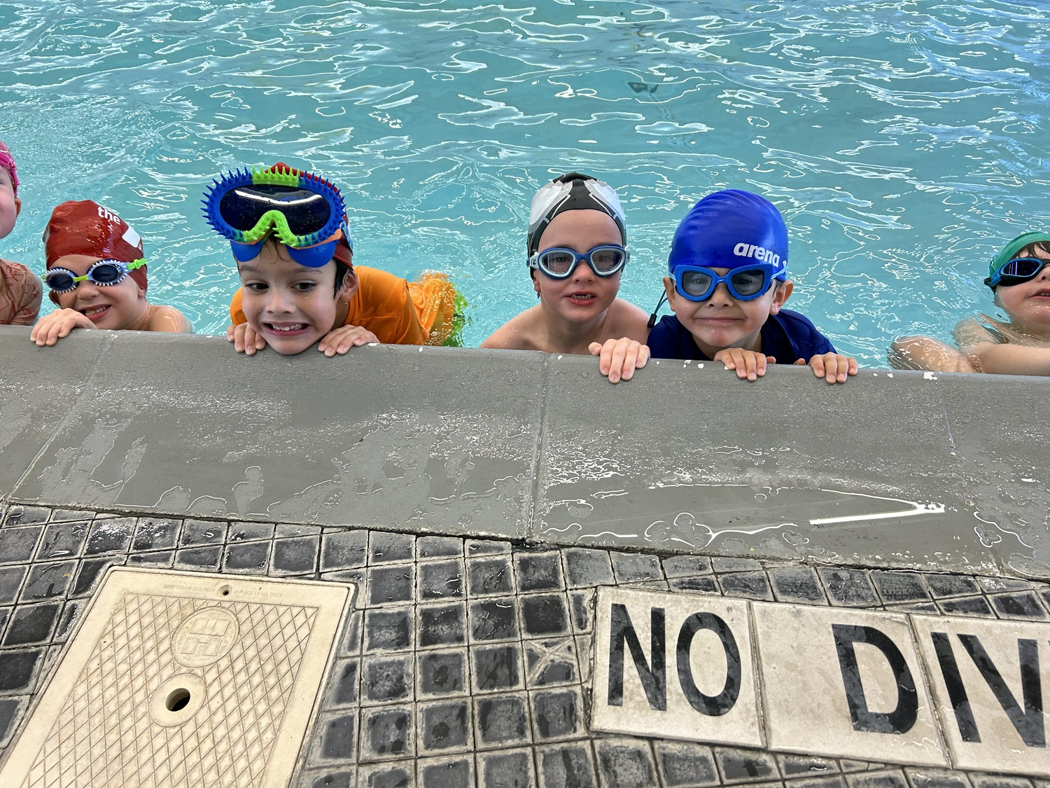 Sagaponack School students are learning about water safety and learning to swim at the YMCA-ReCenter in East Hampton. COURTESY SAGAPONACK SCHOOL