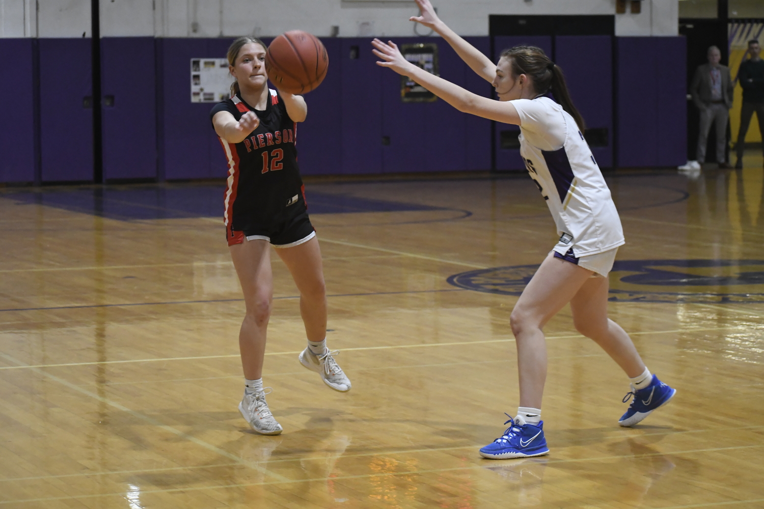 Pierson's Lola Eldridge keeps the ball moving.  DREW BUDD