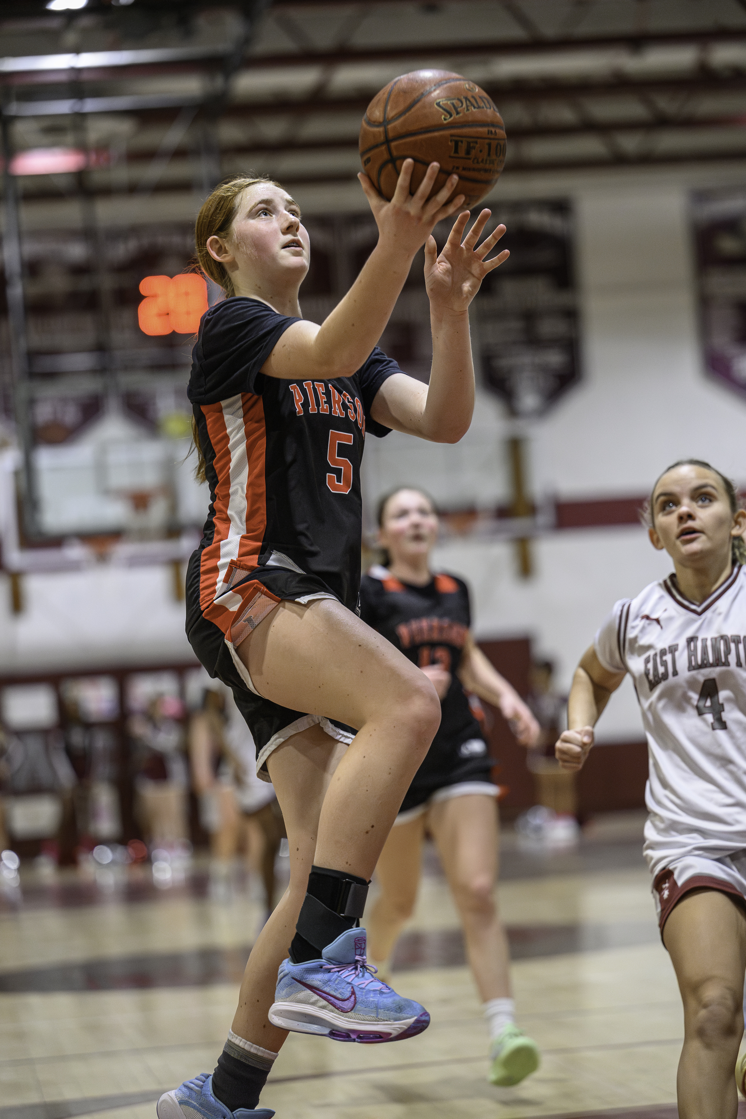 Pierson freshman Josie Mott scores.  MARIANNE BARNETT