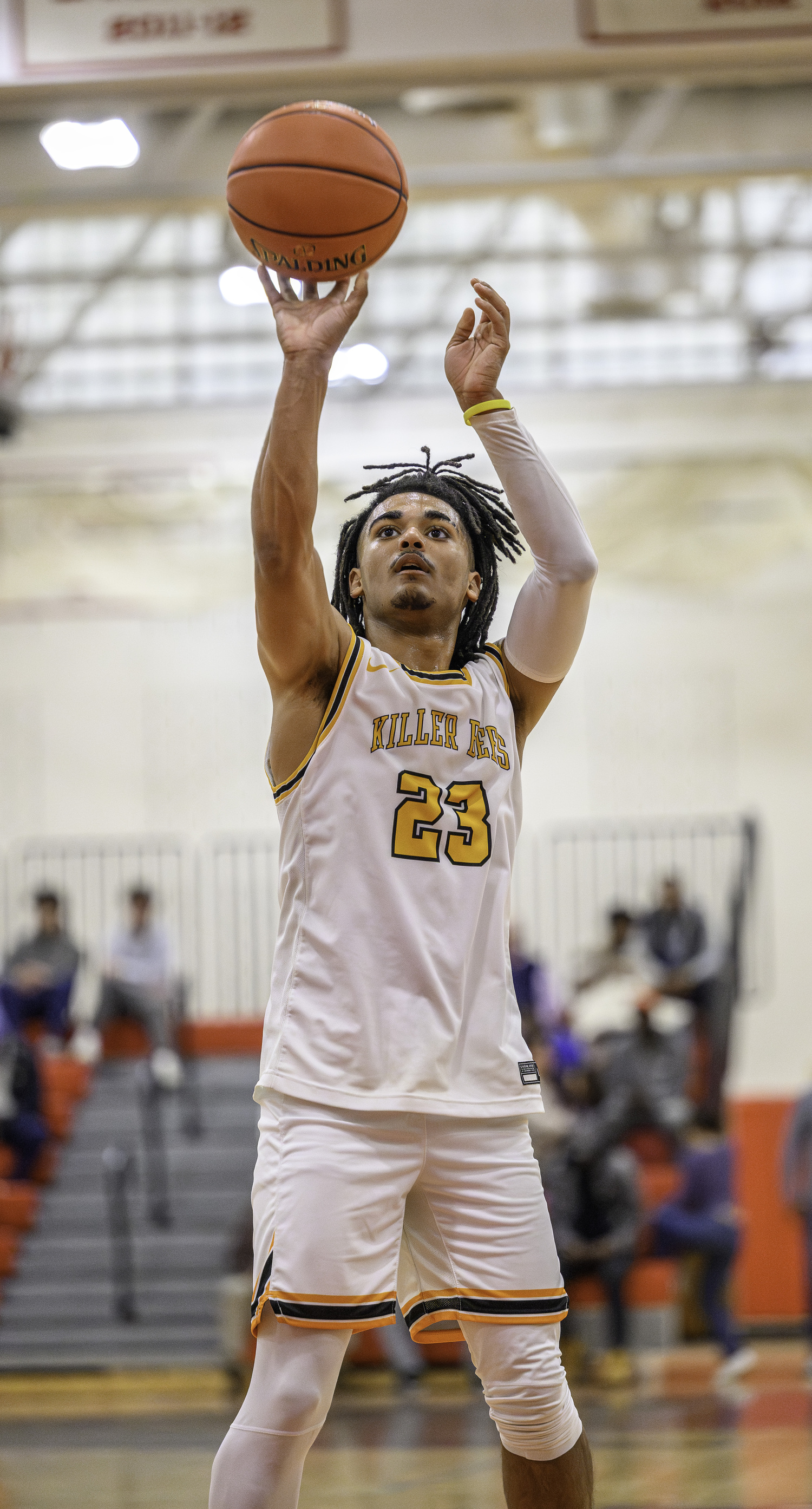 Jaylen Harding at the line for the Bees.   MARIANNE BARNETT