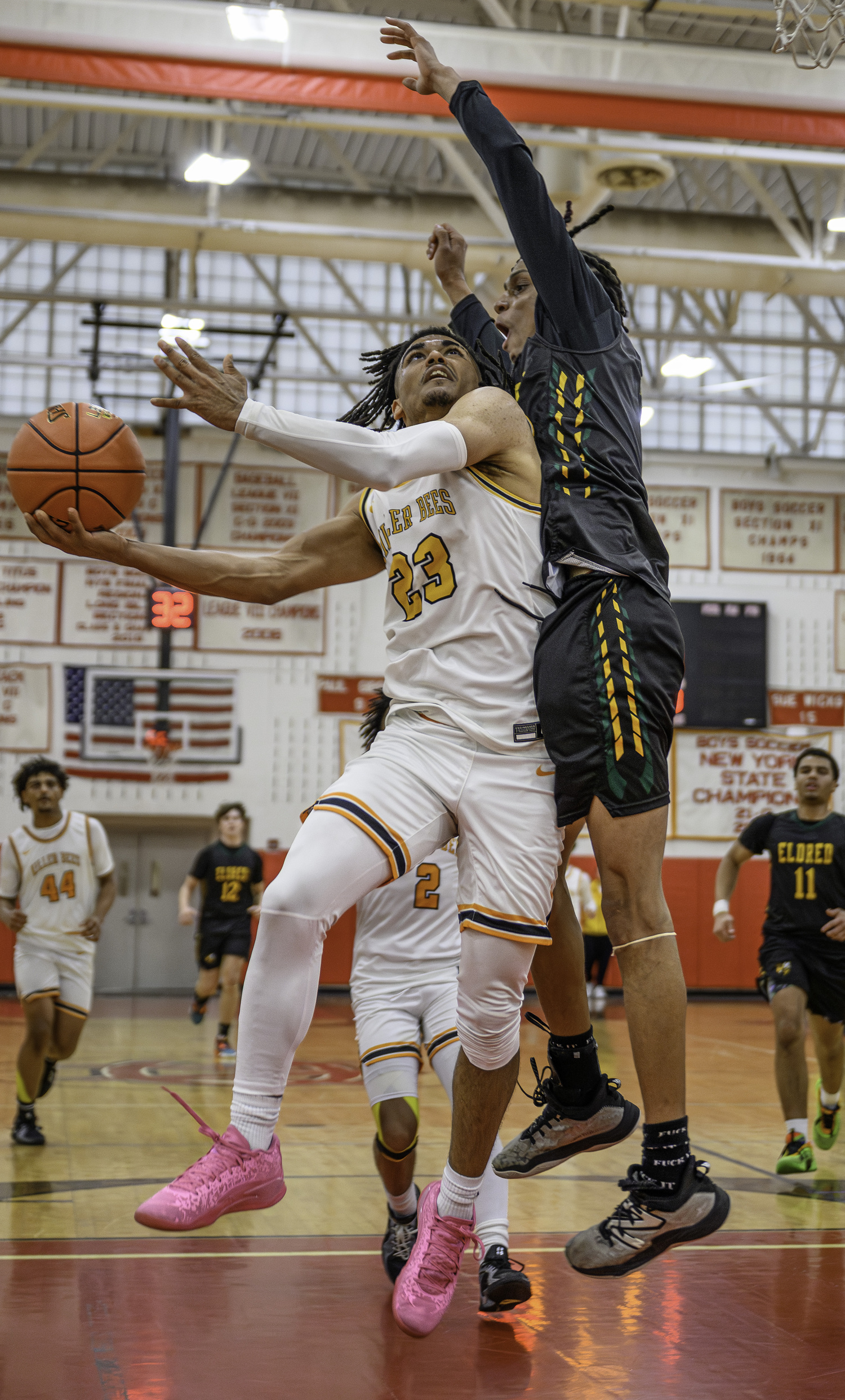 Jaylen Harding takes on an Eldred player at the basket.  MARIANNE BARNETT