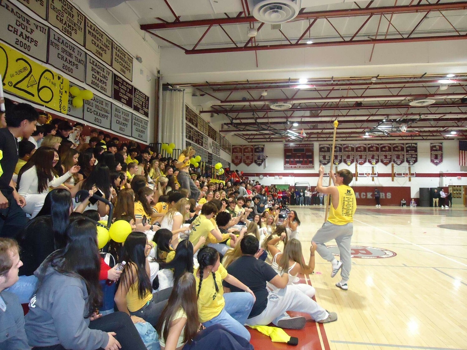 The junior class at March Madness. Bradley Rodriguez photo