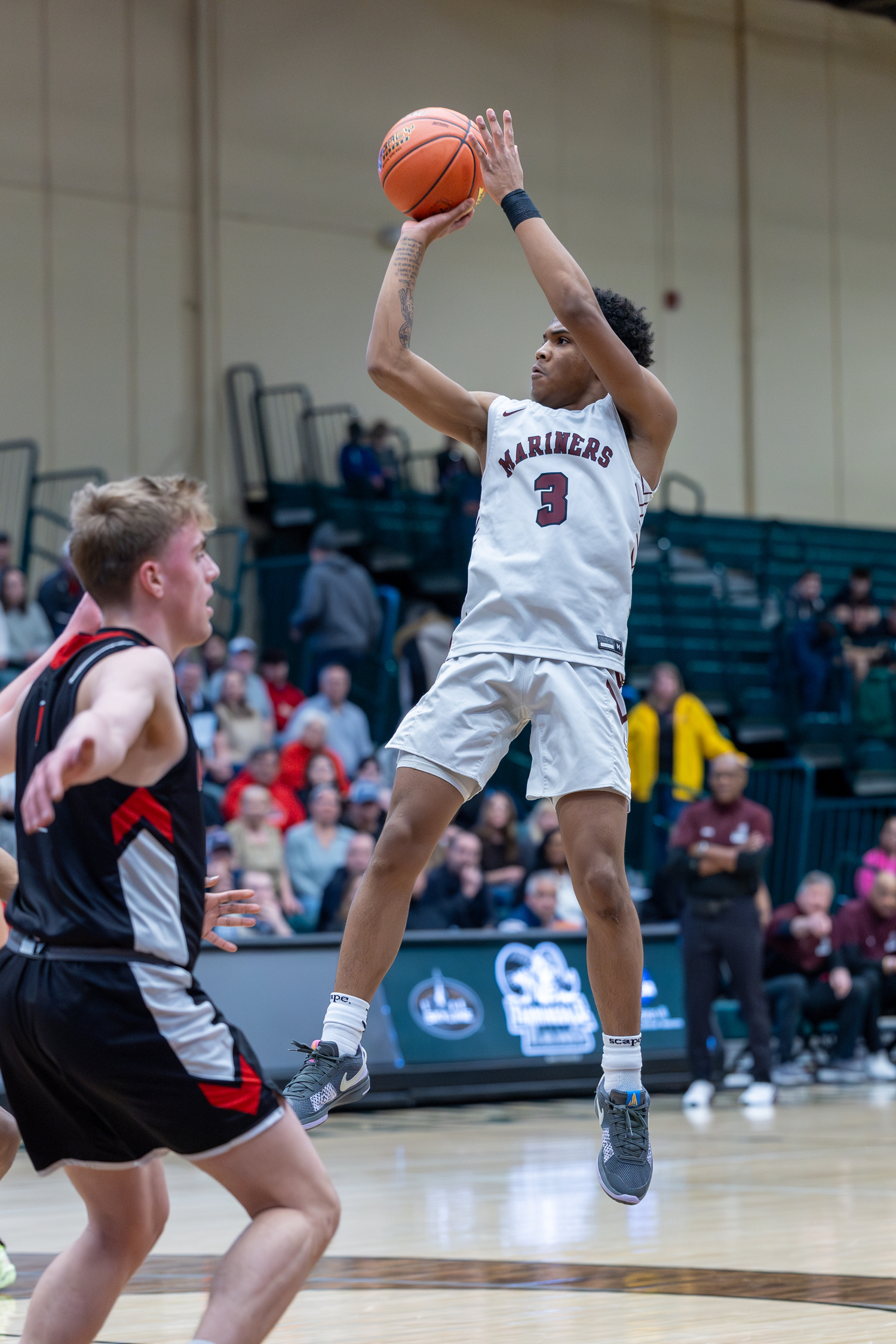 Saevion Ward pulls up for a jump shot in the pain.  RON ESPOSITO