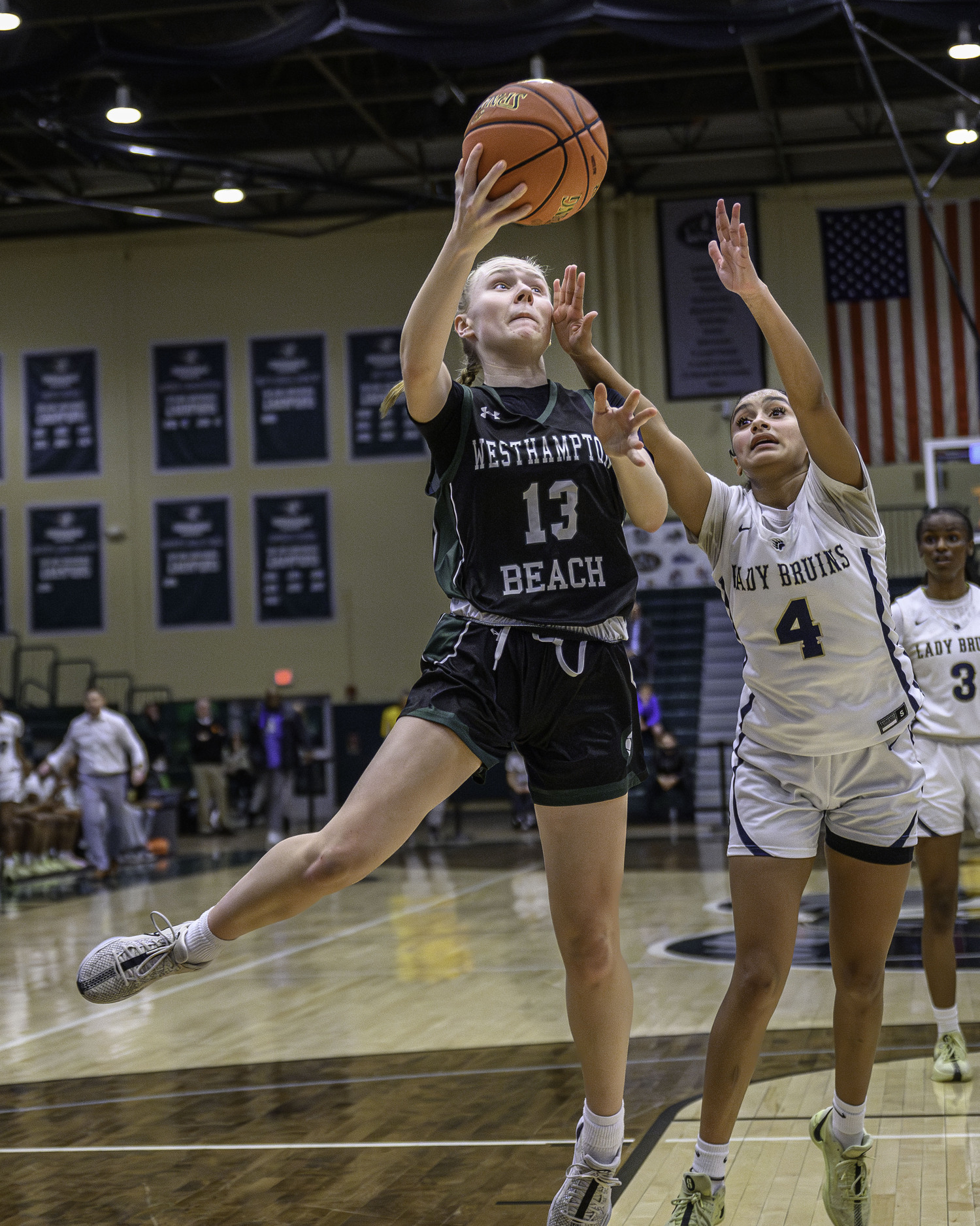 Sophomore guard Kate Sweet shoots. MARIANNE BARNETT