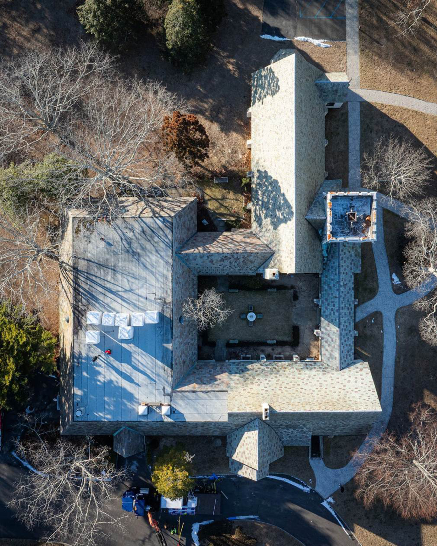 Saint Mary’s Episcopal Church in Hampton Bays, New York recently received a new roof thanks to local contractor A1 Roofing and GAF.