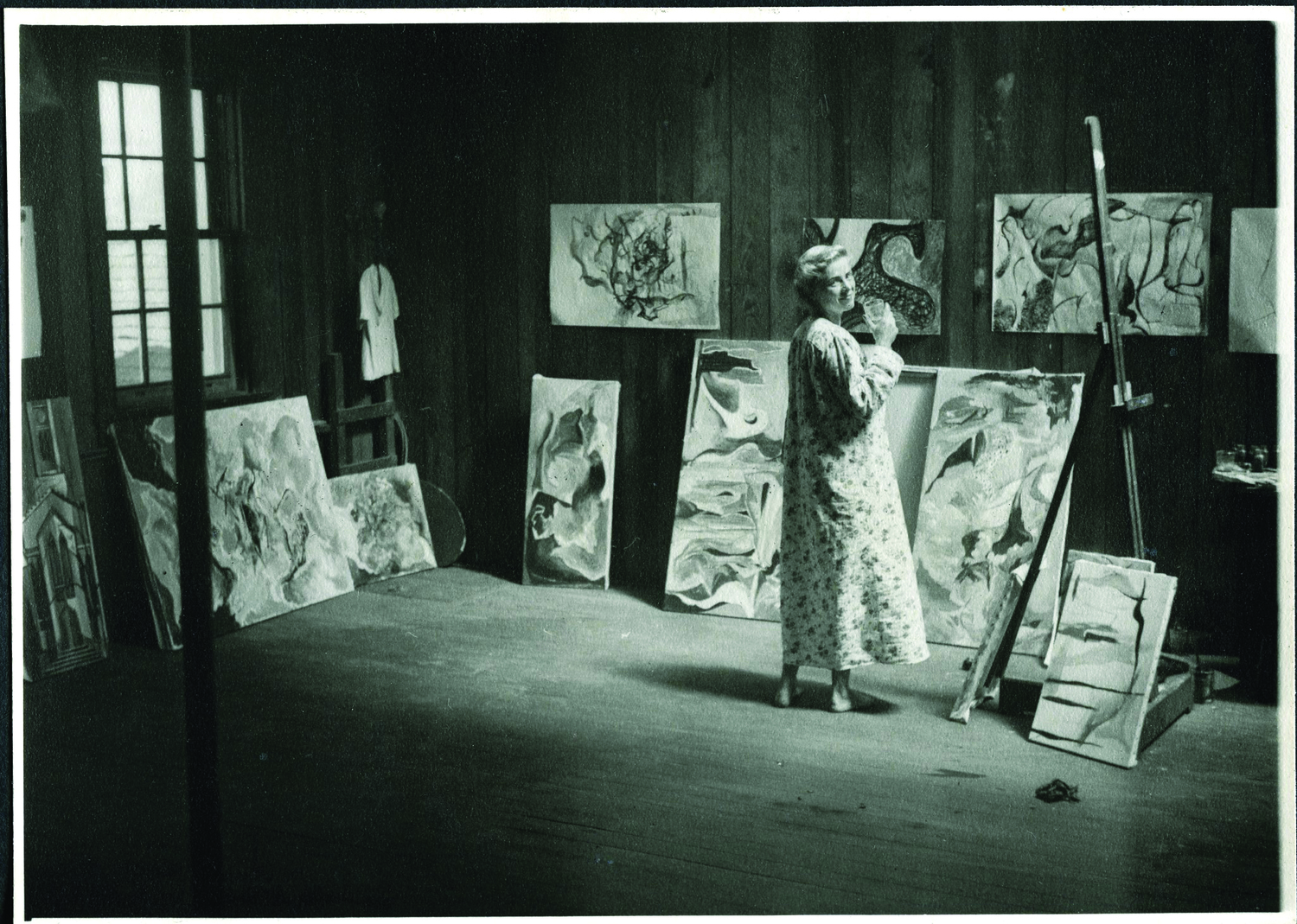 Mary Abbott in her Southampton studio, c. 1951, photo by Tom Clyde © The Estate of Mary Abbott