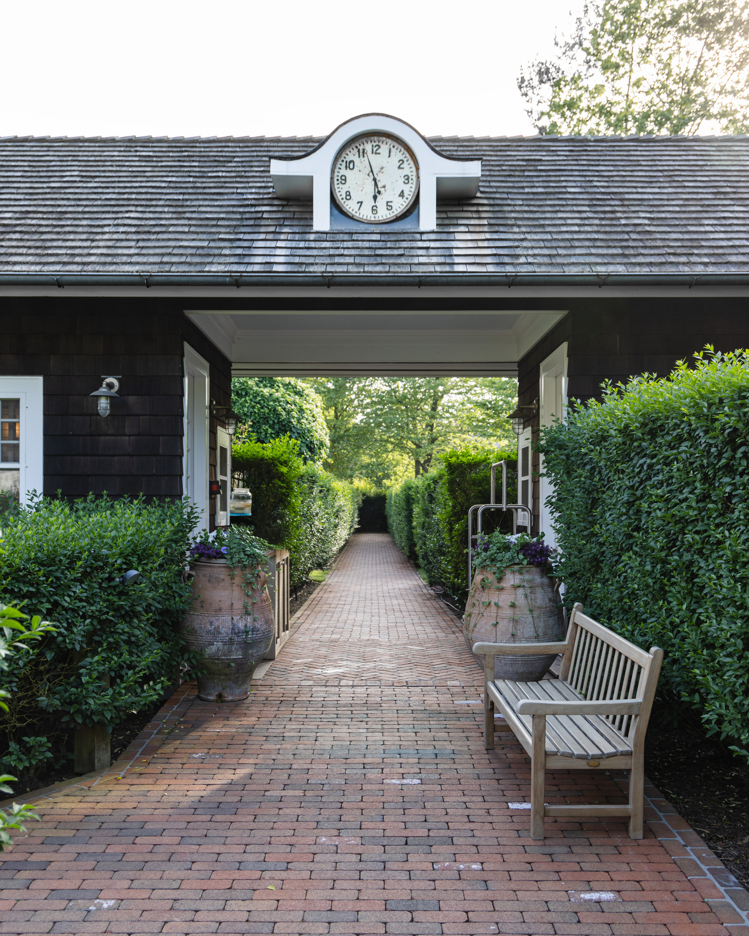 The Reform Club in Amagansett, a boutique hotel, offers privacy and relaxation to its guests, as well as many services like in-room dining and fitness classes on its expansive outdoor premises. THOMAS JOHN PHOTOGRAPHY