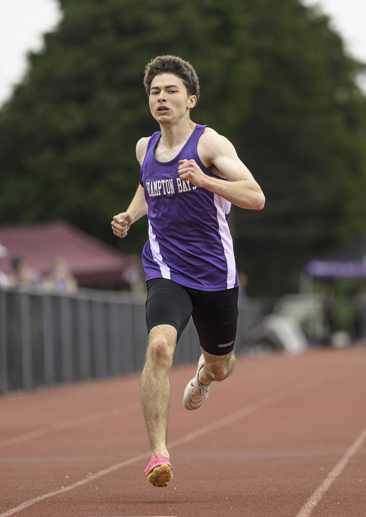 Hampton Bays senior sprinter Kevin Londono.  MARIANNE BARNETT