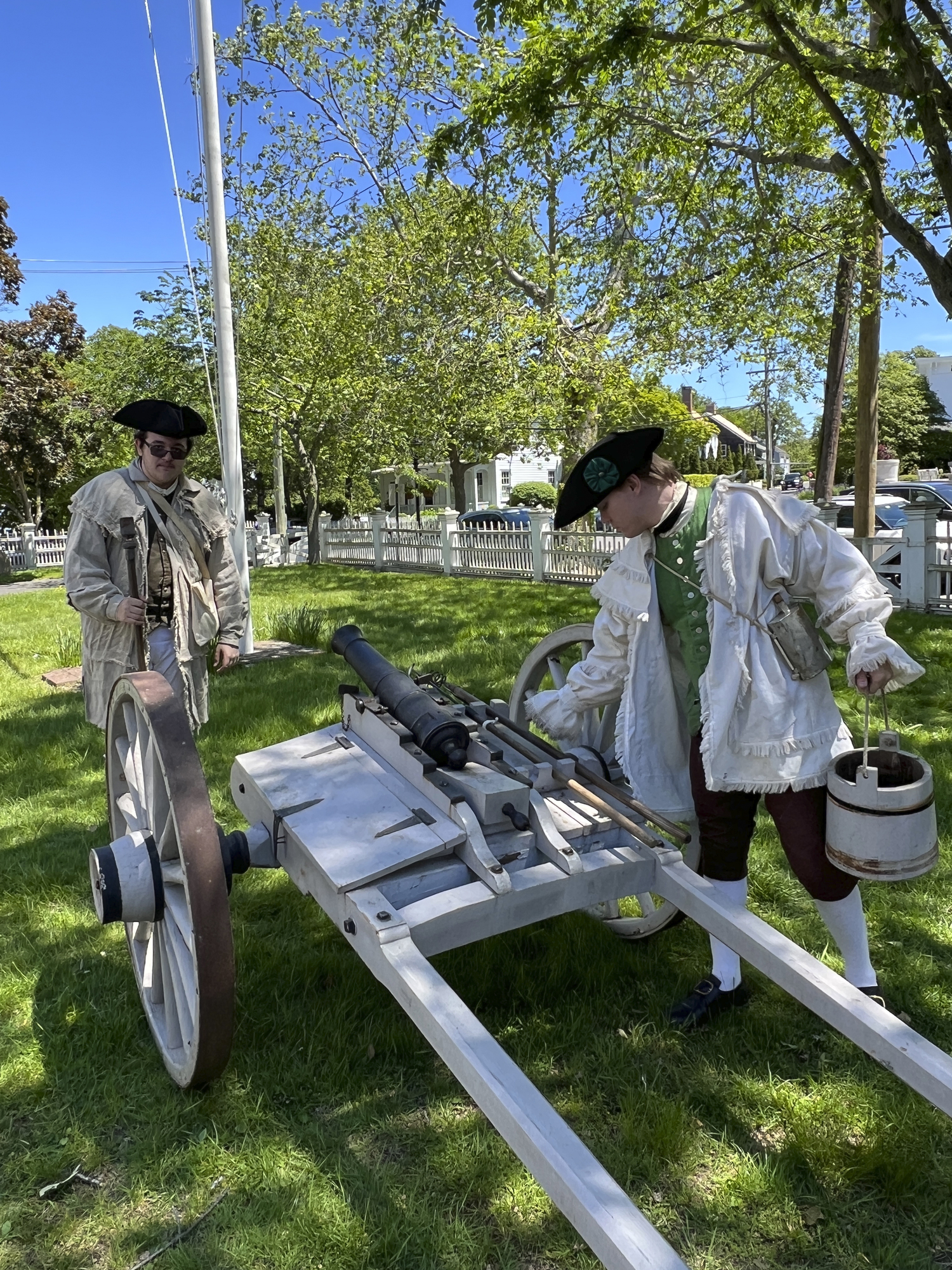 Member of the 3rd New York Regiment load the cannon.