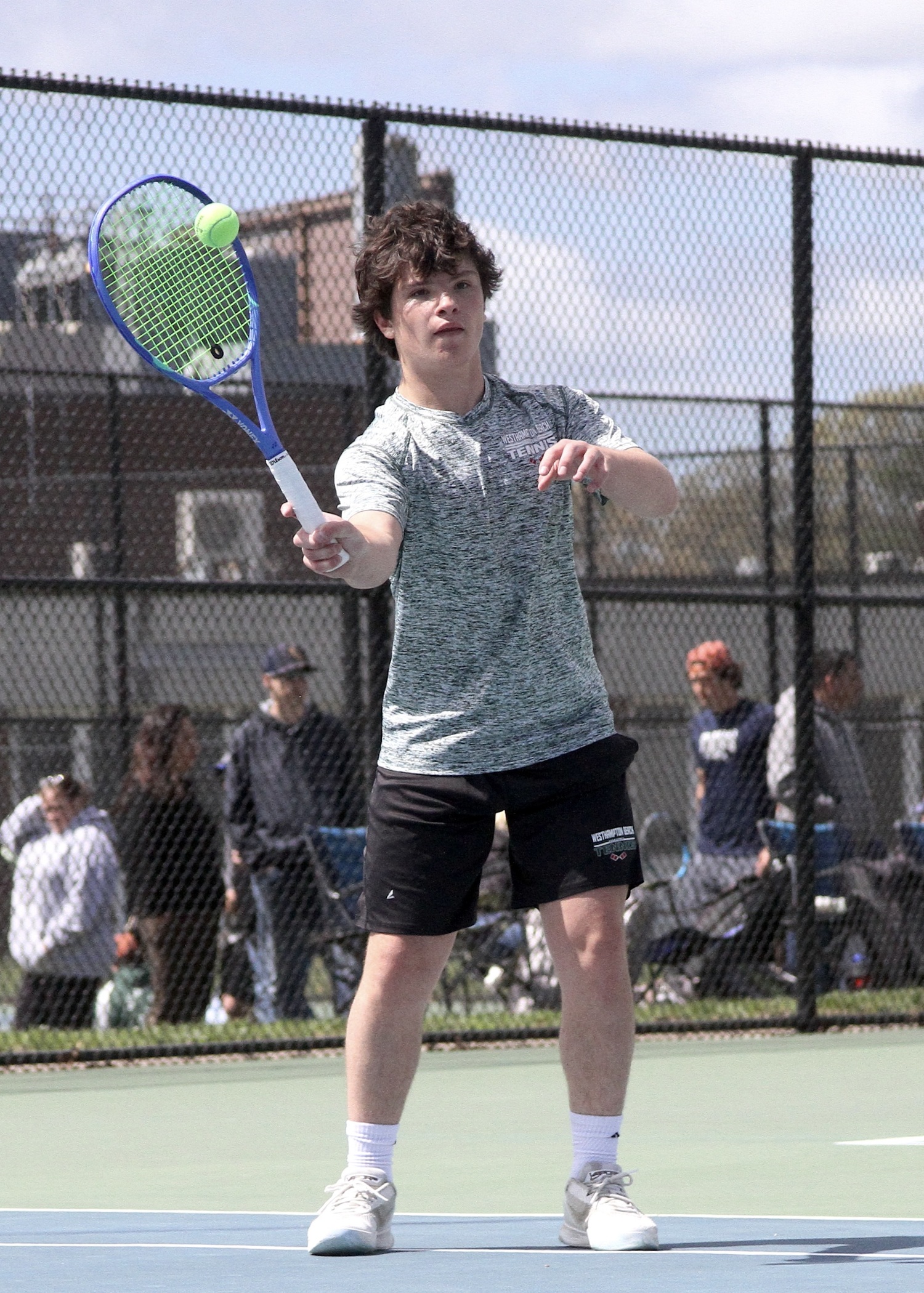 Freshman Ian Besser keeps the point in play. DESIRÉE KEEGAN