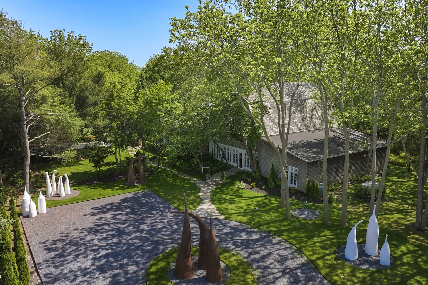 18 Flying Point Rd Southampton. MEDIA HAMPTONS FOR CORCORAN