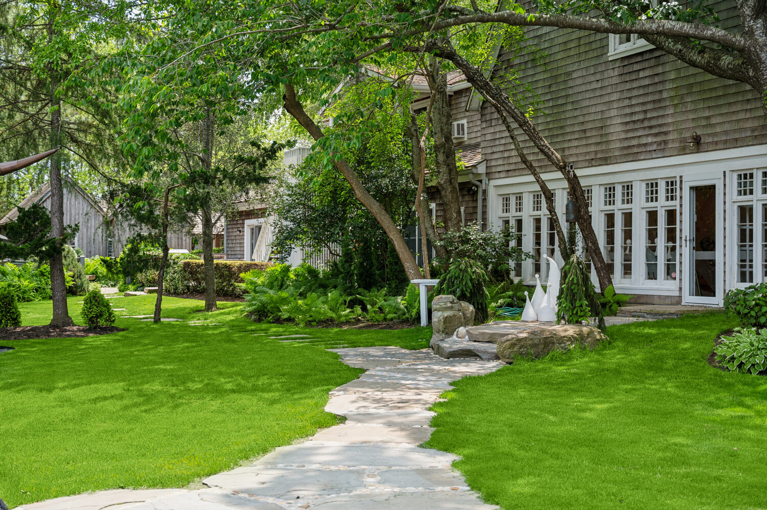 18 Flying Point Rd Southampton. MEDIA HAMPTONS FOR CORCORAN