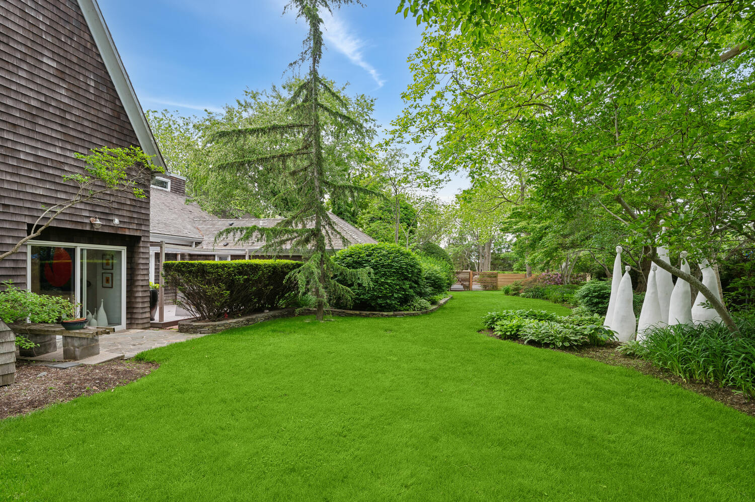 18 Flying Point Rd Southampton. MEDIA HAMPTONS FOR CORCORAN