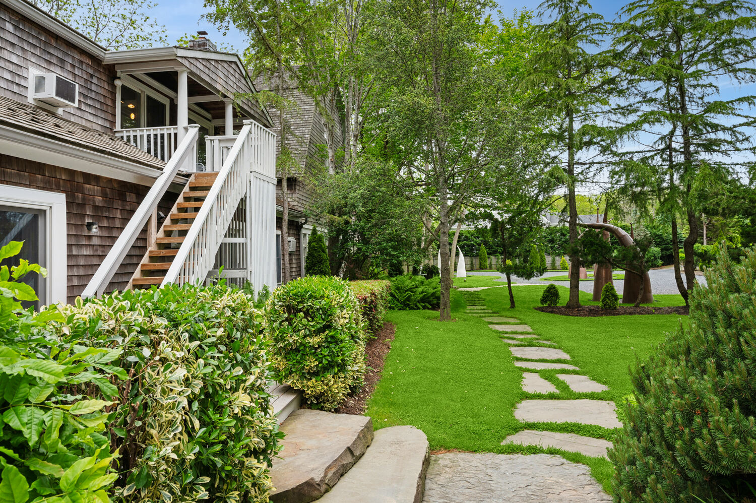 18 Flying Point Rd Southampton. MEDIA HAMPTONS FOR CORCORAN