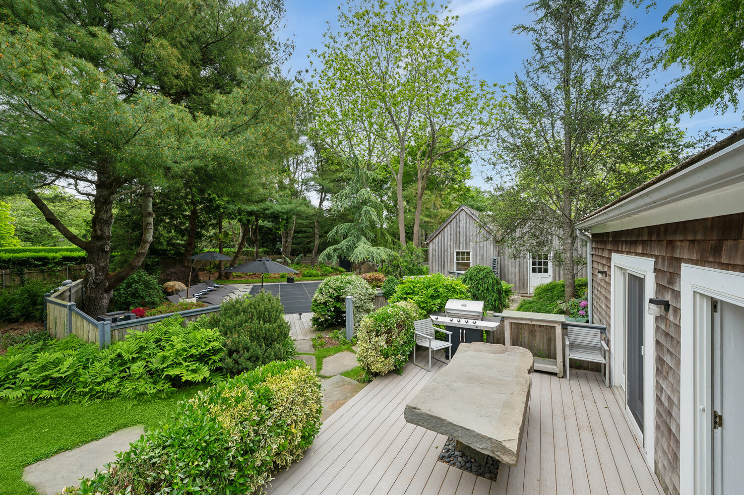 18 Flying Point Rd Southampton. MEDIA HAMPTONS FOR CORCORAN