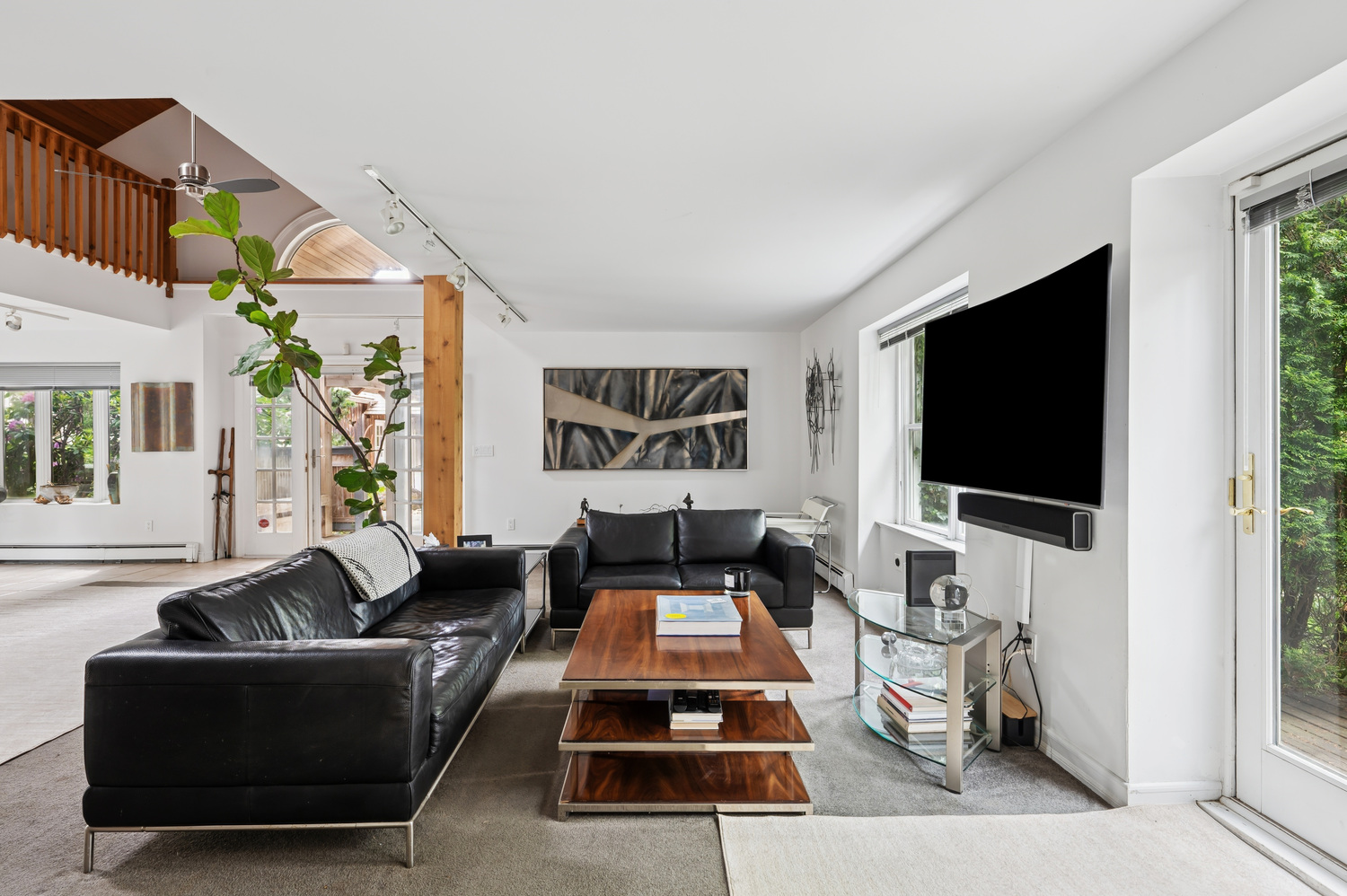18 Flying Point Rd Southampton. MEDIA HAMPTONS FOR CORCORAN