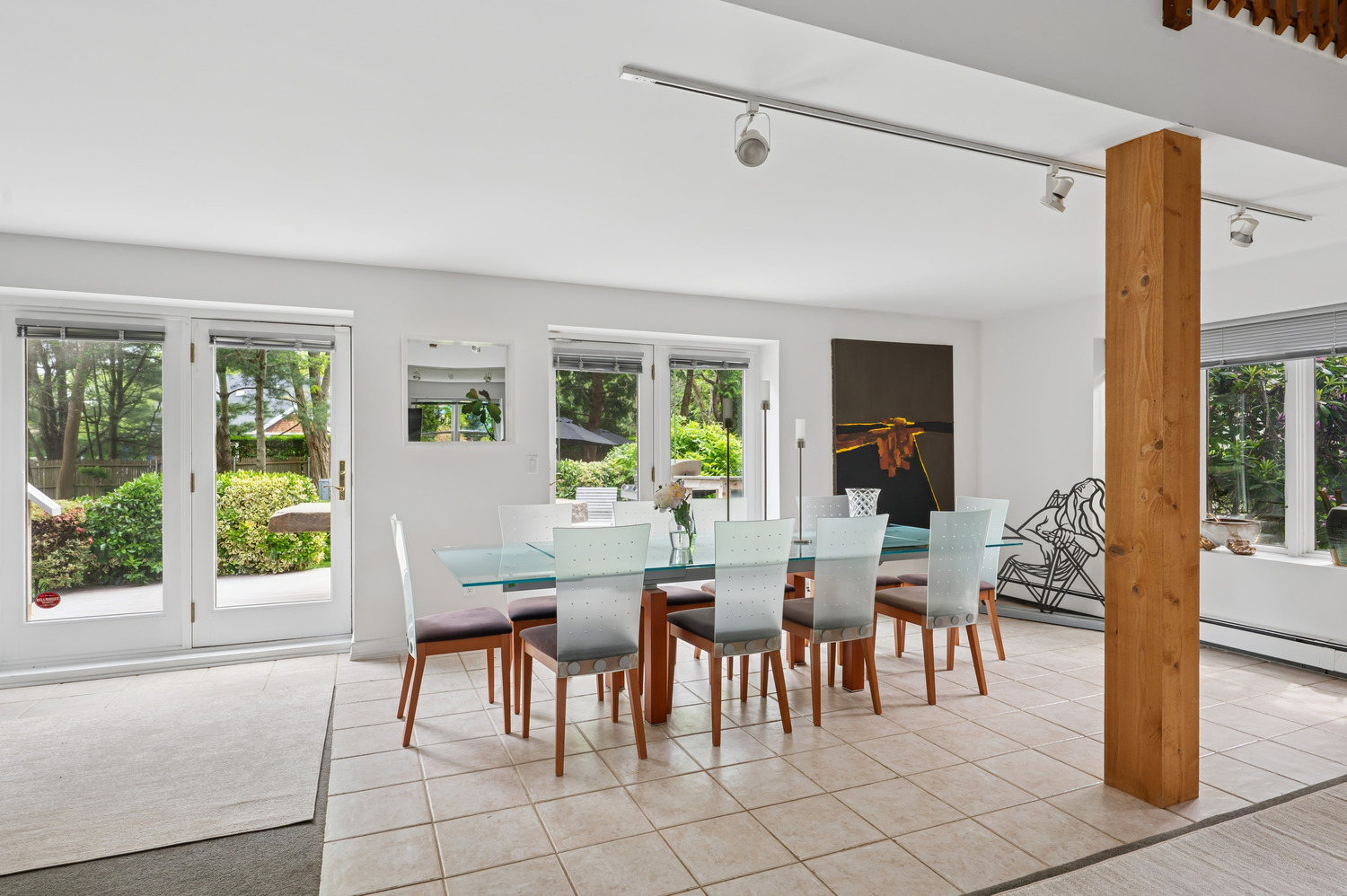 18 Flying Point Rd Southampton. MEDIA HAMPTONS FOR CORCORAN