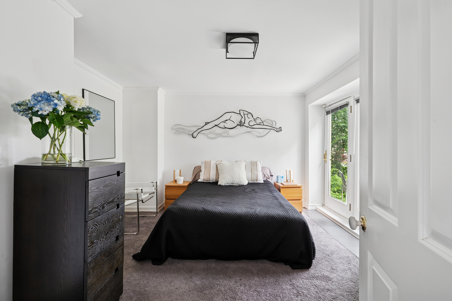18 Flying Point Rd Southampton. MEDIA HAMPTONS FOR CORCORAN