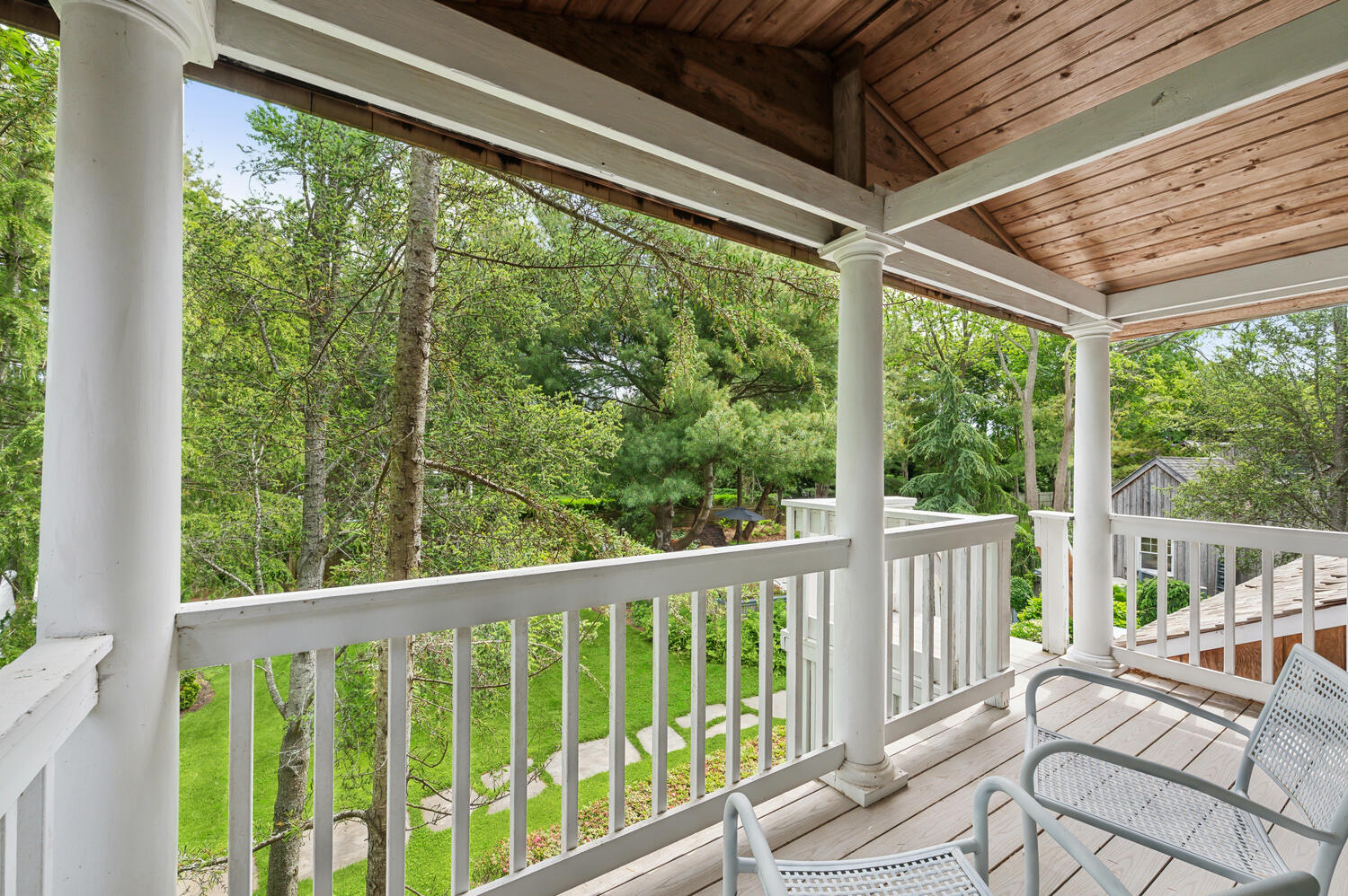 18 Flying Point Rd Southampton. MEDIA HAMPTONS FOR CORCORAN
