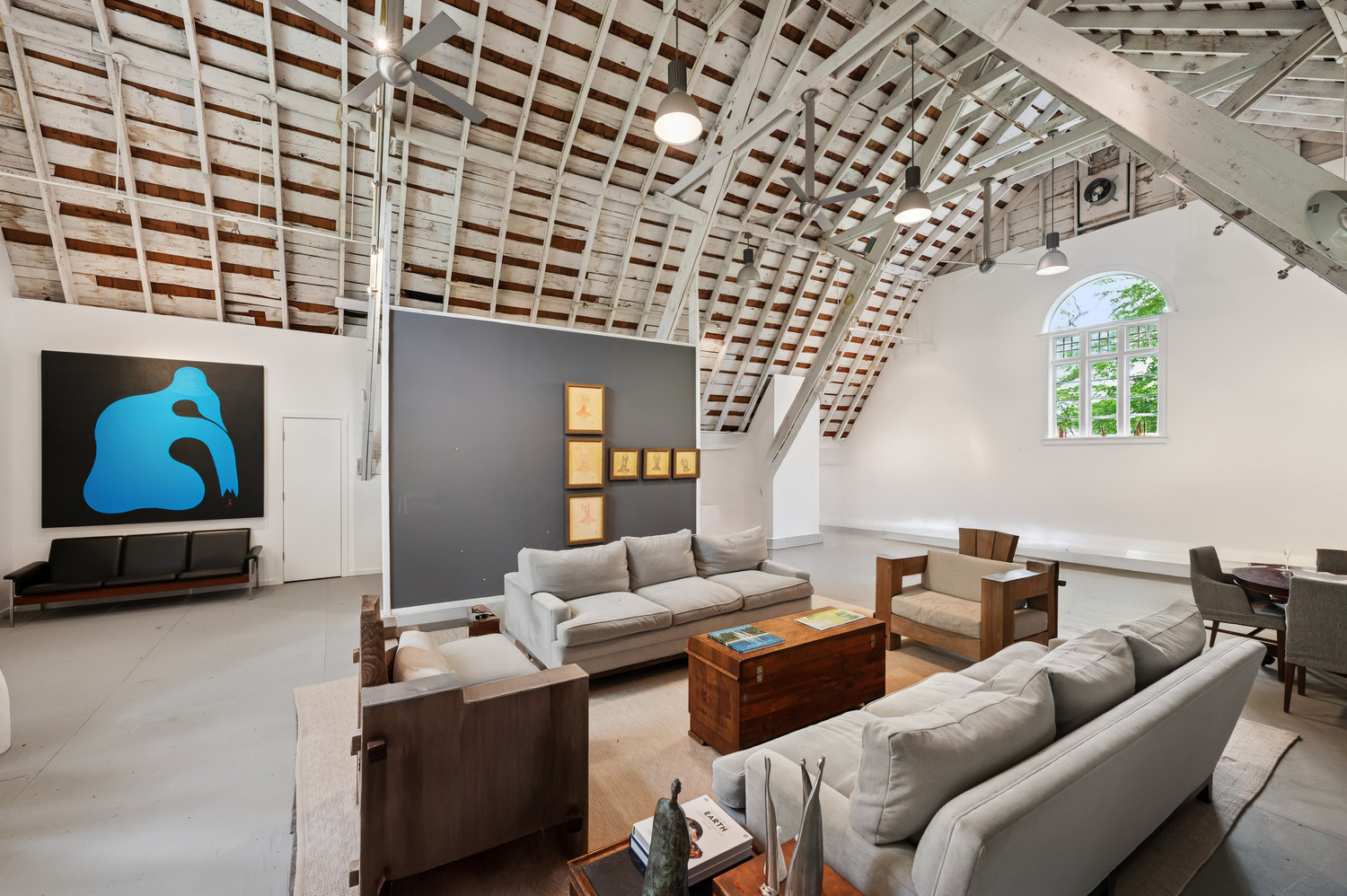 18 Flying Point Rd Southampton. MEDIA HAMPTONS FOR CORCORAN