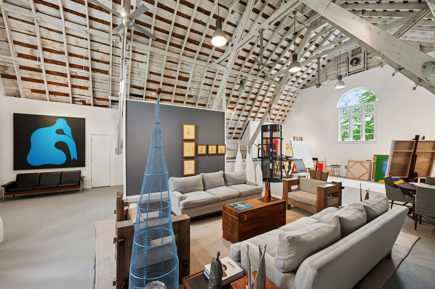 18 Flying Point Rd Southampton. MEDIA HAMPTONS FOR CORCORAN