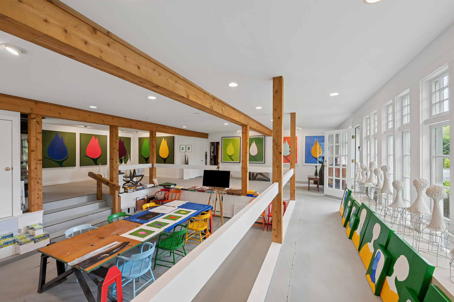 18 Flying Point Rd Southampton. MEDIA HAMPTONS FOR CORCORAN