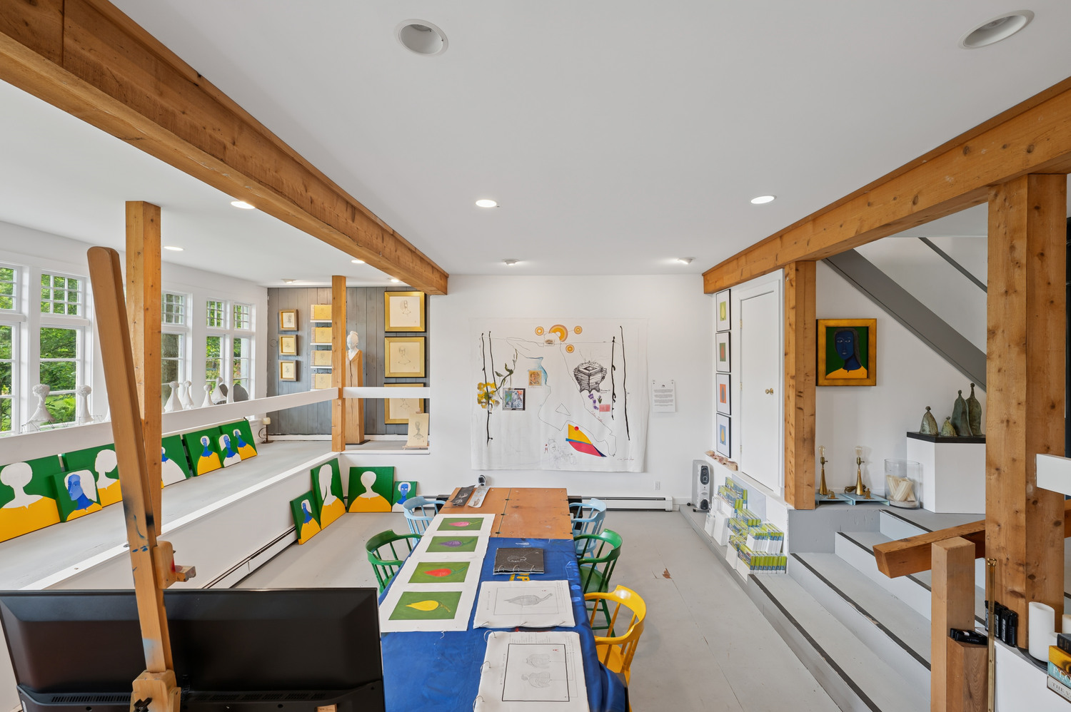 18 Flying Point Rd Southampton. MEDIA HAMPTONS FOR CORCORAN