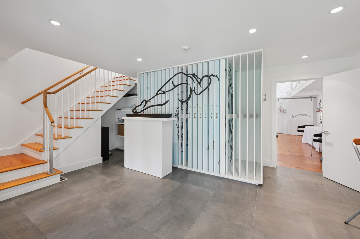 18 Flying Point Rd Southampton. MEDIA HAMPTONS FOR CORCORAN