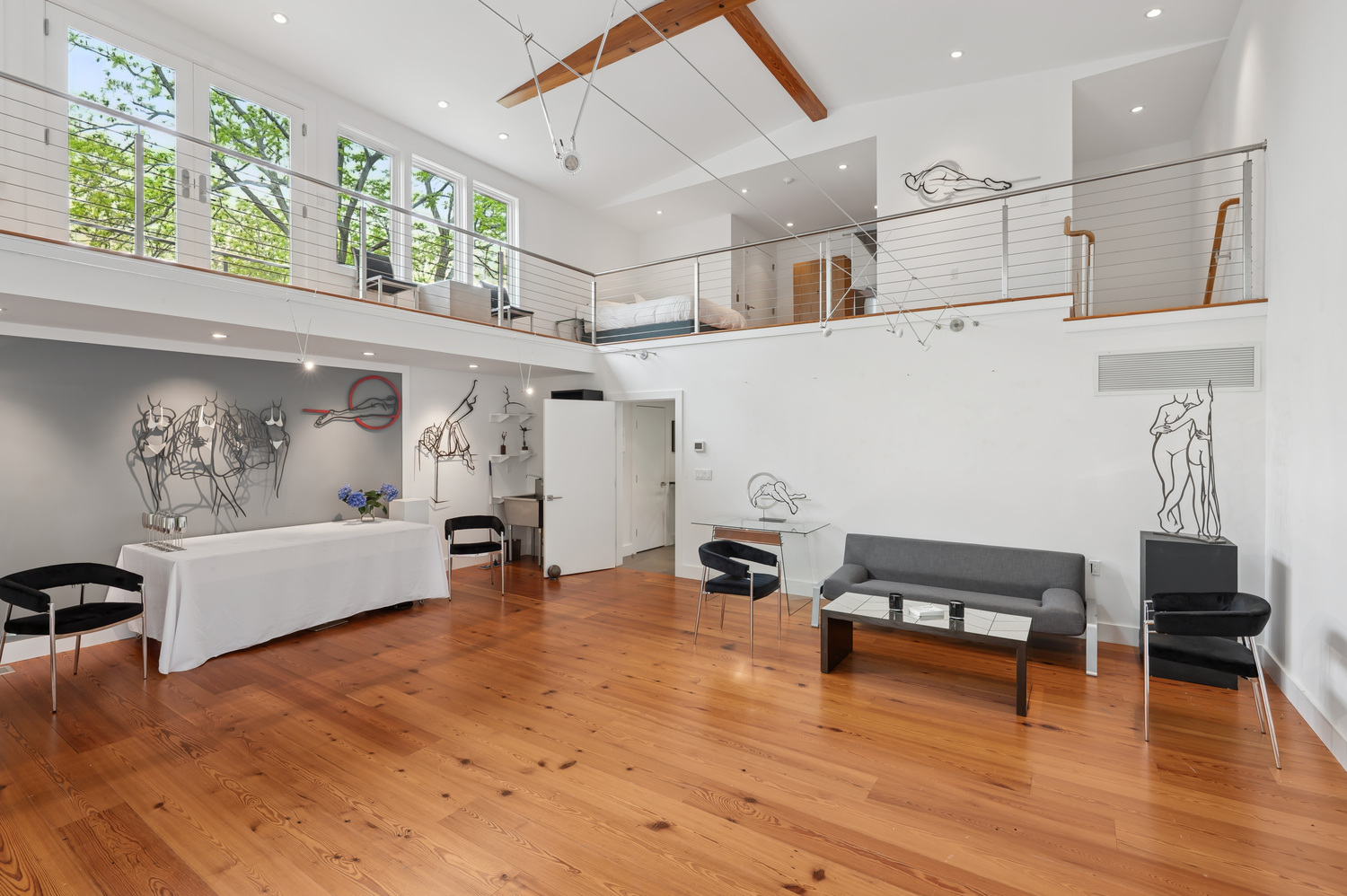 18 Flying Point Rd Southampton. MEDIA HAMPTONS FOR CORCORAN