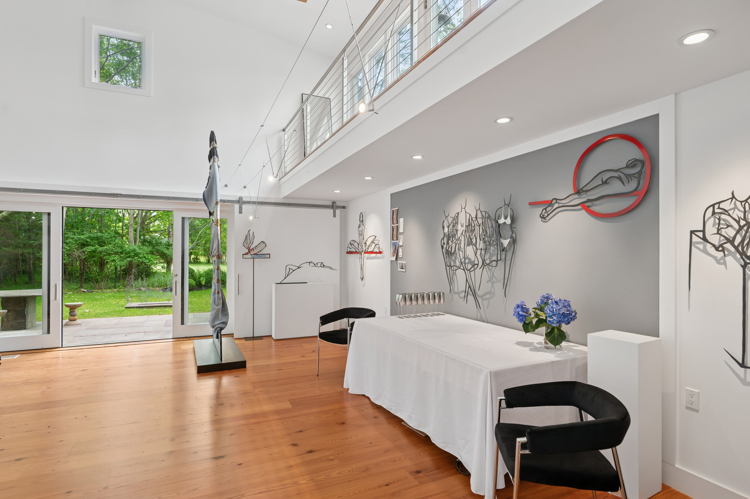 18 Flying Point Rd Southampton. MEDIA HAMPTONS FOR CORCORAN