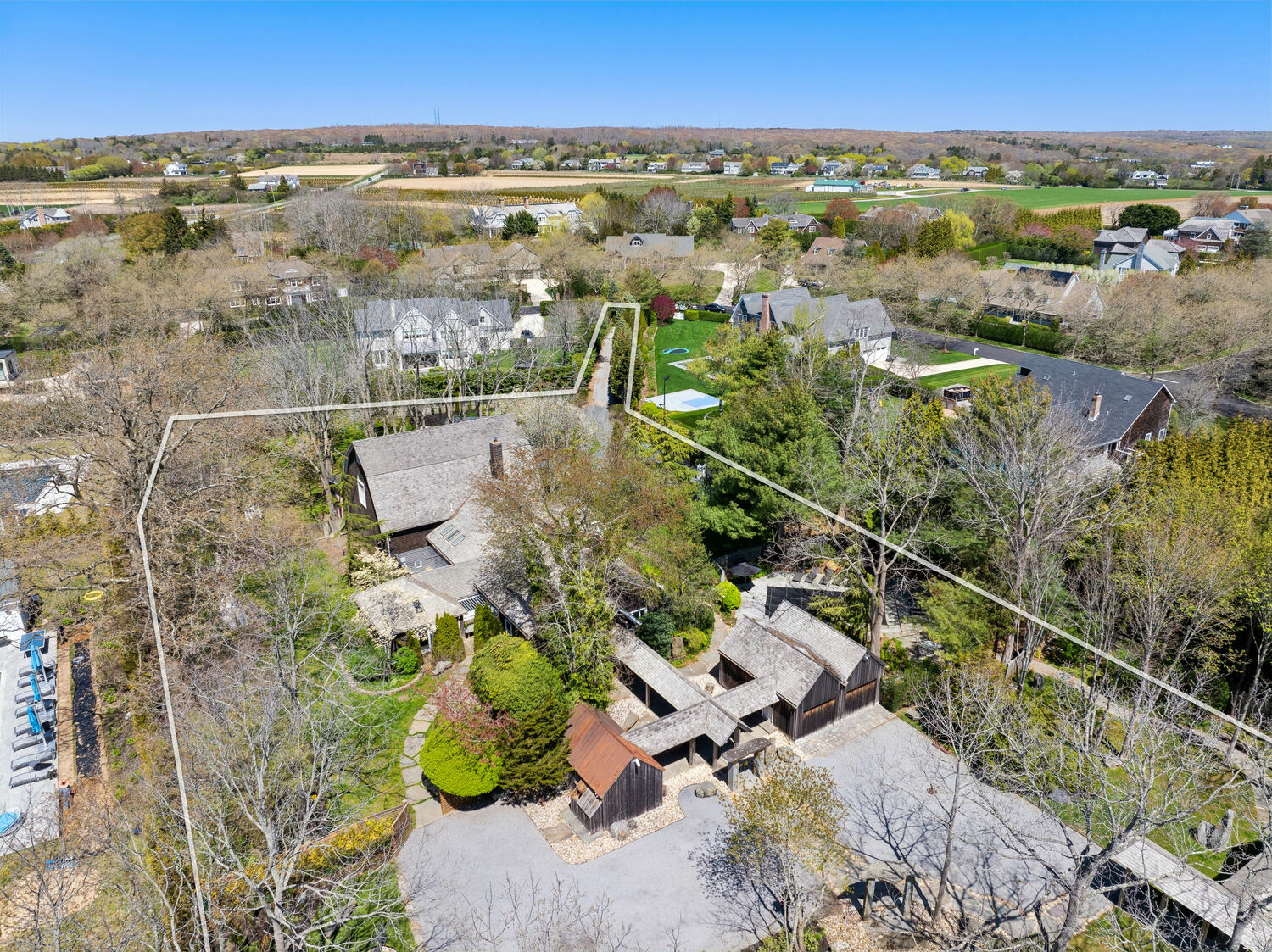 18 Flying Point Rd Southampton. MEDIA HAMPTONS FOR CORCORAN