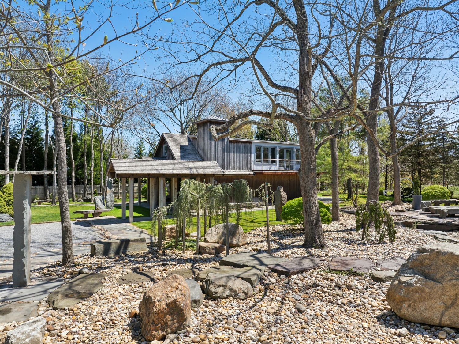 18 Flying Point Rd Southampton. MEDIA HAMPTONS FOR CORCORAN