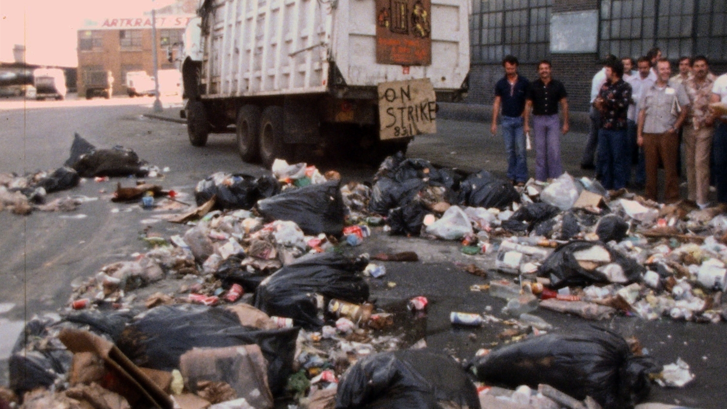 New York City sanitation men on strike, July 1, 1975. ABC NEWS VIDEOSOURCE